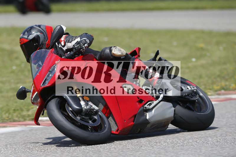 /27 12.06.2025 Ducati Schweiz Trackday Warmup  ADR/gelb-jeaune/19-2
